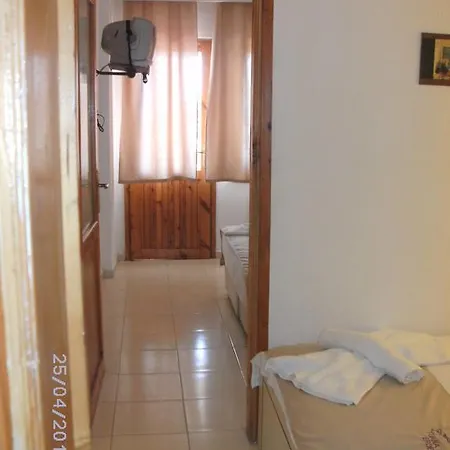 Tuana Hotel 2*
