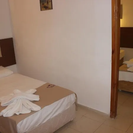 Tuana Hotel 2*