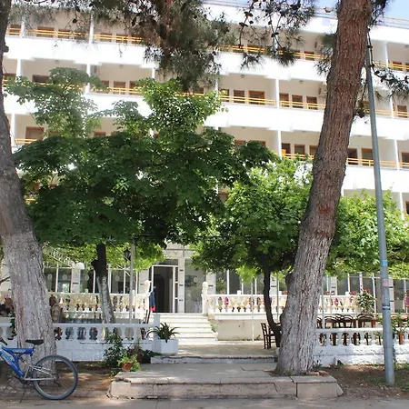 Ξενοδοχείο Tuana 2*