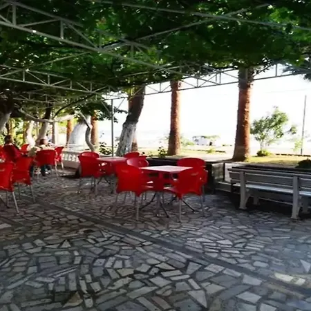 Ξενοδοχείο Tuana 2*